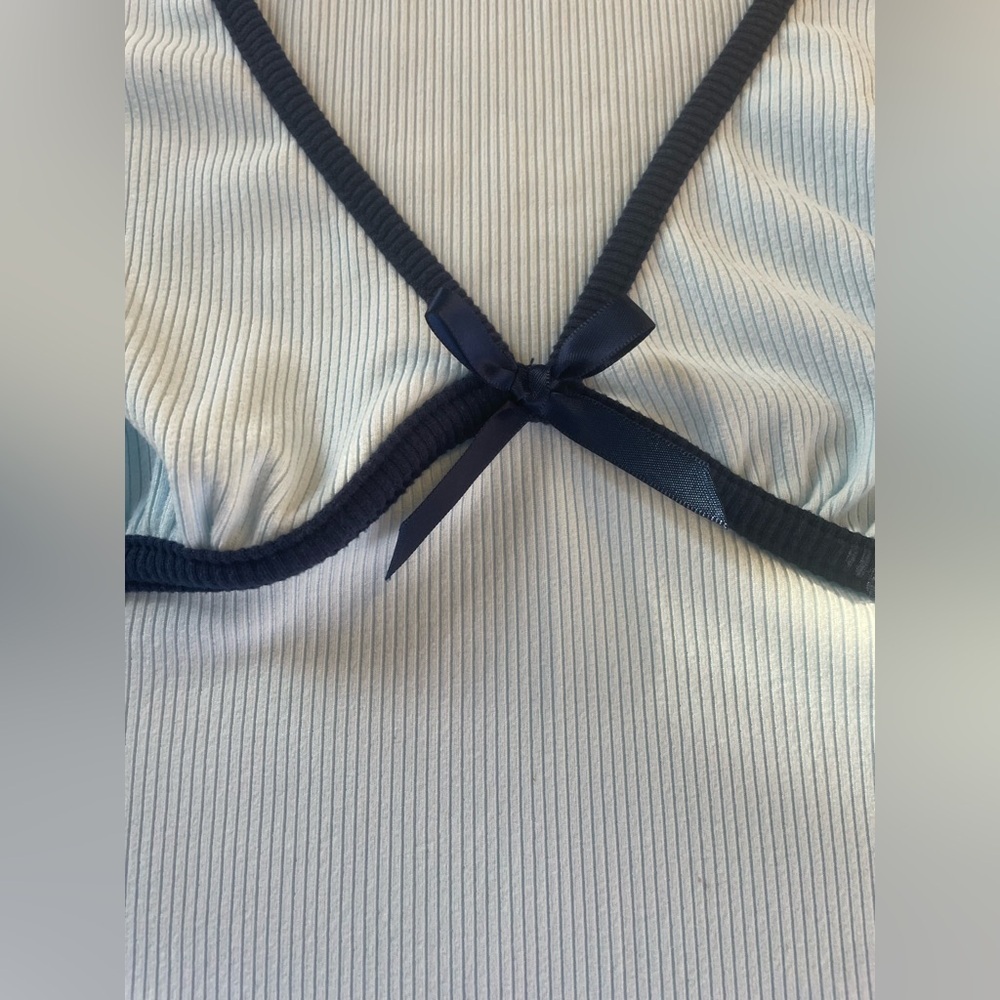 Urban Outfitters Gaze Motel Tasina Light Blue Ribbed Cropped Baby T-Shirt; M - Picture 2 of 7